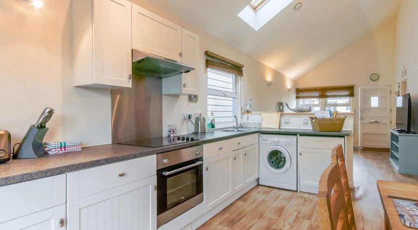 Photo of 2 Bed in Gurnard