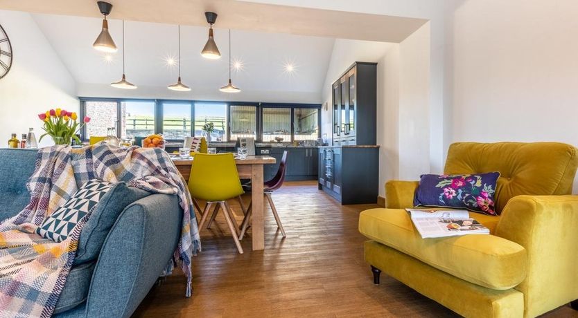 Photo of 5 Bed in Clawton