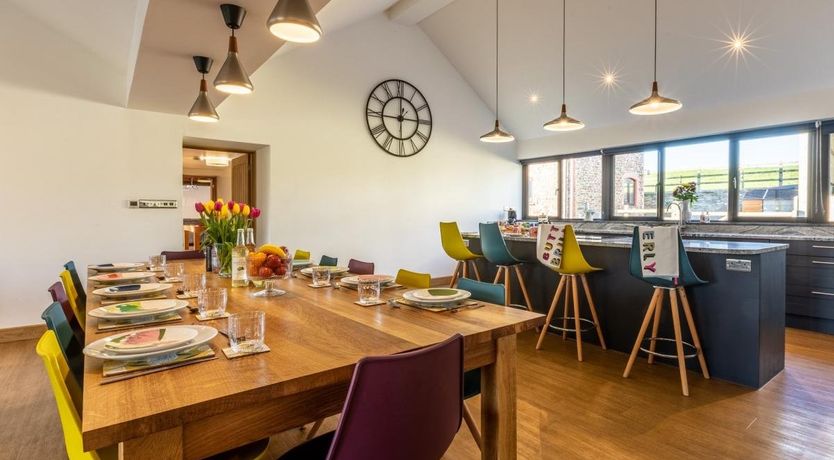 Photo of 5 Bed in Clawton