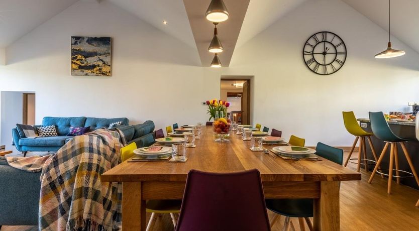 Photo of 5 Bed in Clawton