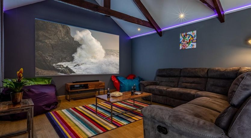 Photo of 5 Bed in Clawton