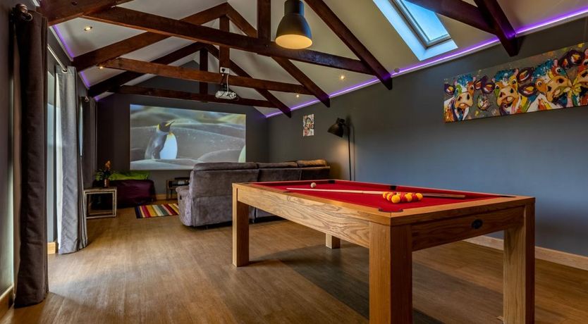 Photo of 5 Bed in Clawton