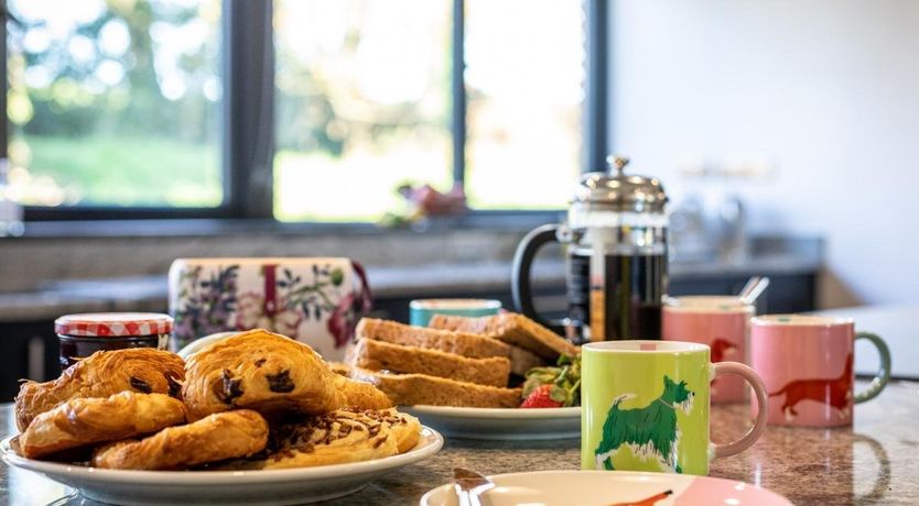 Photo of 5 Bed in Clawton