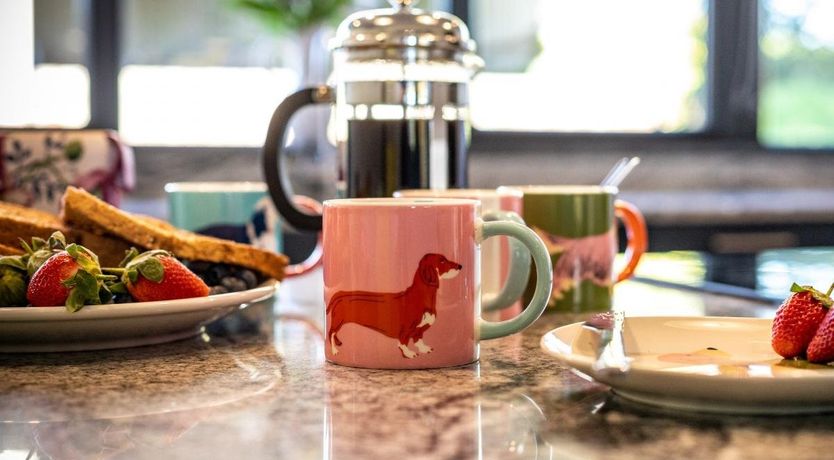 Photo of 5 Bed in Clawton