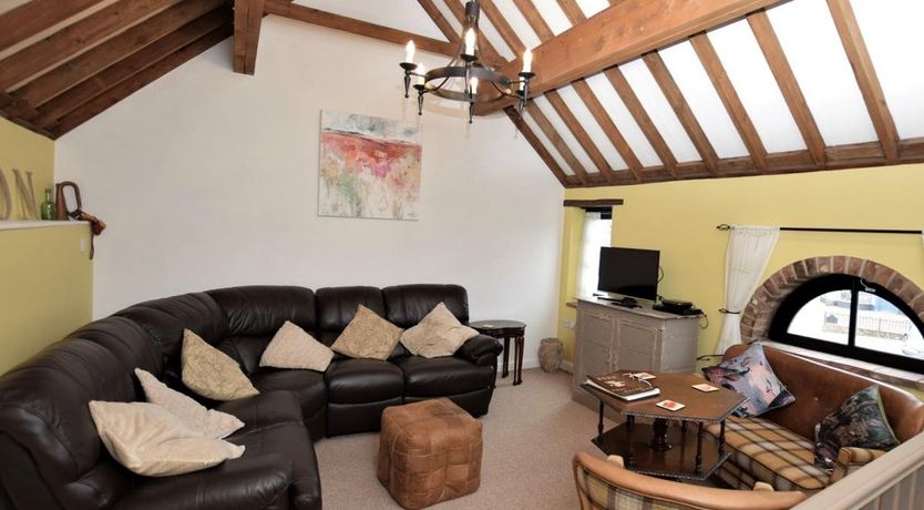 Photo of 2 Bed in Holt