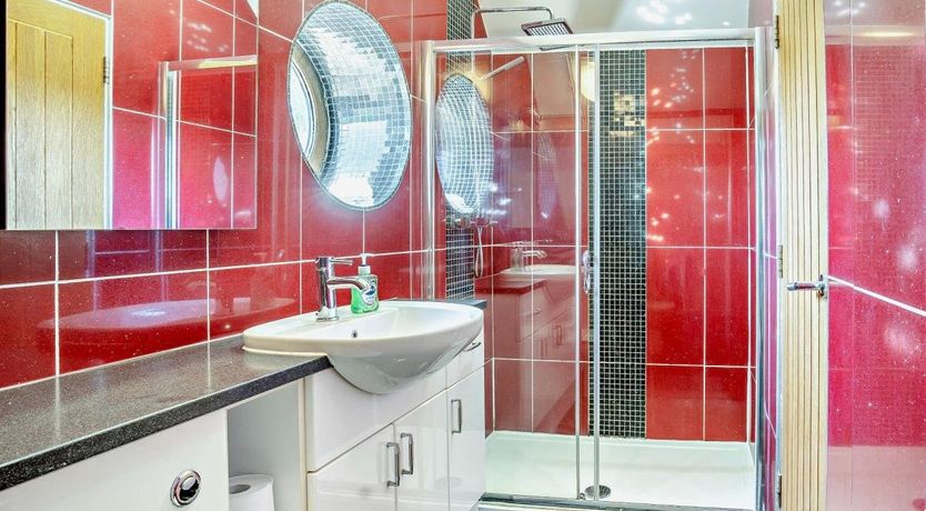 Photo of 1 Bed in Lampeter Velfrey