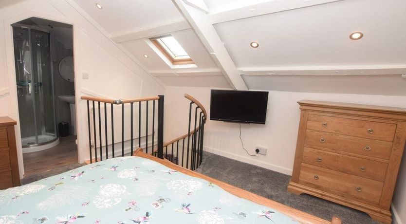 Photo of 1 Bed in Lampeter Velfrey