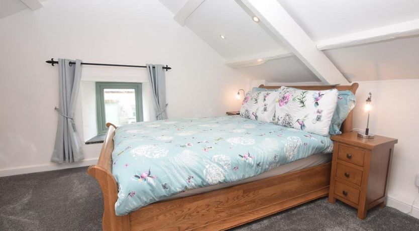 Photo of 1 Bed in Lampeter Velfrey