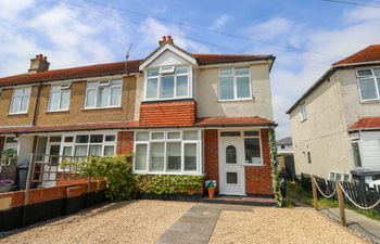 32 Cranleigh Close Holiday Cottage