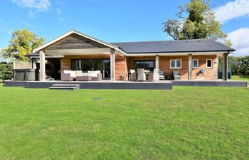 Log Cabin in Shropshire Holiday Cottage