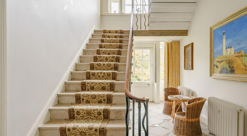 Photo of 8 Bed in Huddersfield