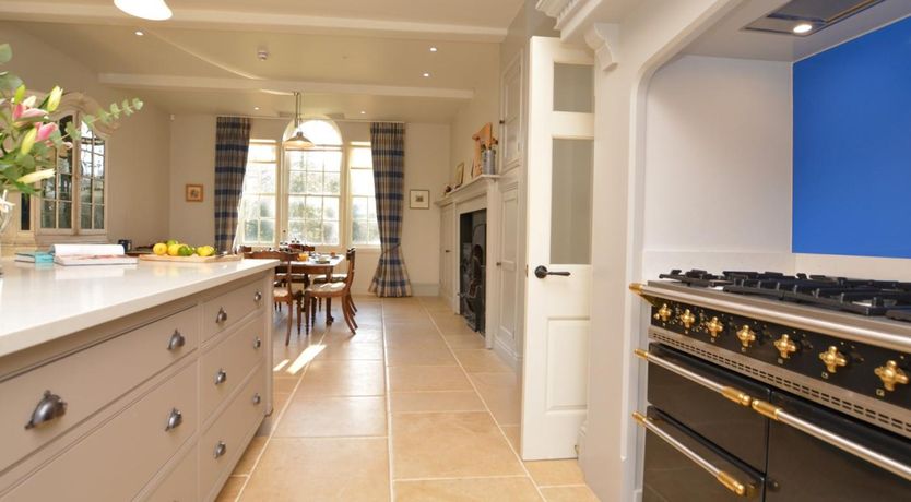 Photo of 8 Bed in Huddersfield