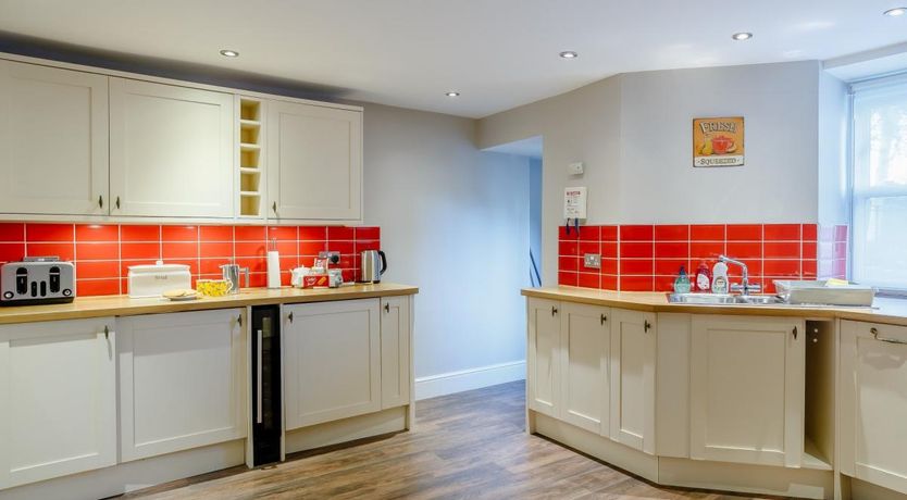 Photo of 4 Bed in Harrogate