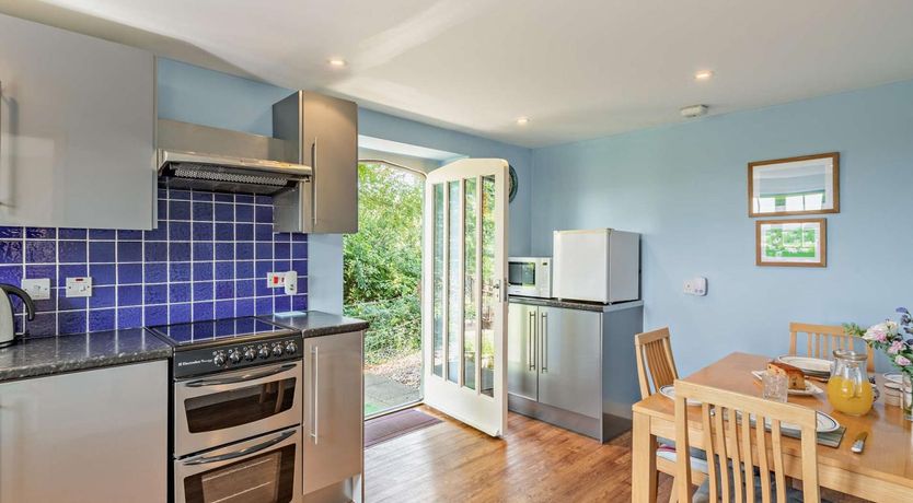 Photo of 1 Bed in Axminster