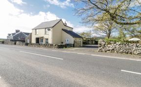 Photo of 5 Ceirnioge Cottages