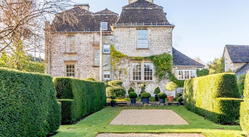 Photo of 6 Bed in Corsham