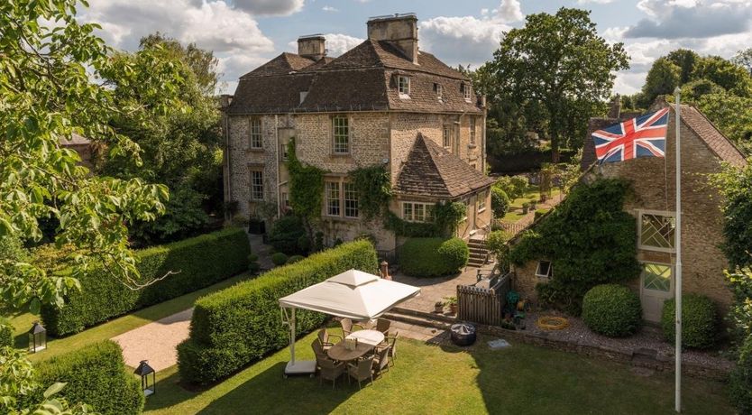 Photo of 6 Bed in Corsham