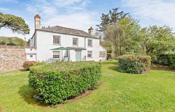 in Poughill (01428) Holiday Cottage