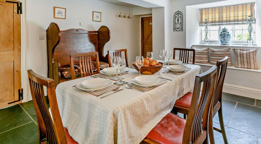 Photo of 3 Bed in Poughill