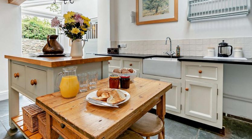 Photo of 3 Bed in Poughill