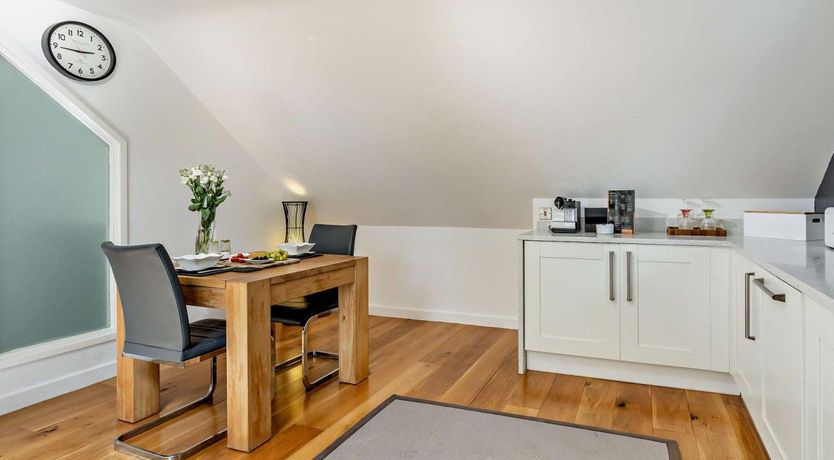 Photo of 1 Bed in Ford