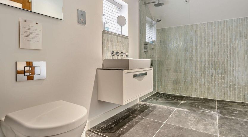 Photo of 1 Bed in Ford