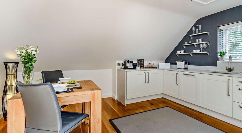 Photo of 1 Bed in Ford