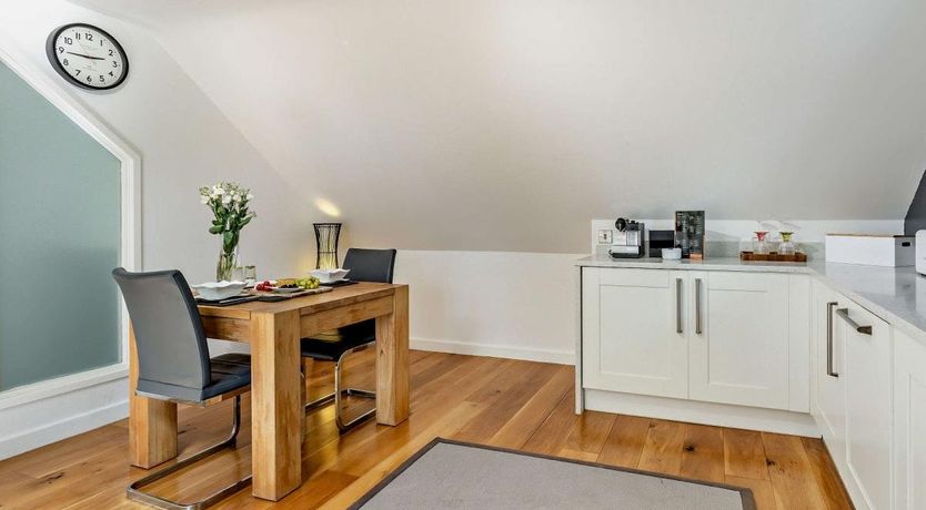 Photo of 1 Bed in Ford