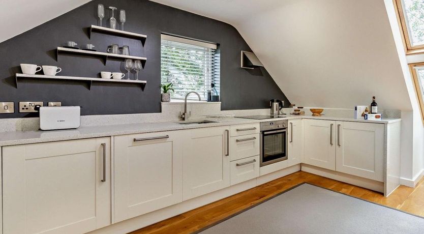 Photo of 1 Bed in Ford