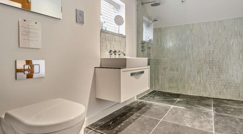 Photo of 1 Bed in Ford