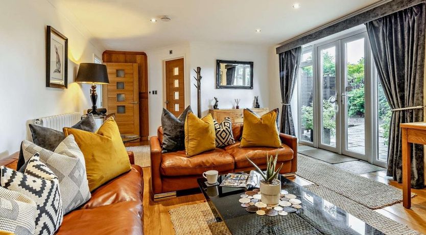 Photo of 1 Bed in Ford