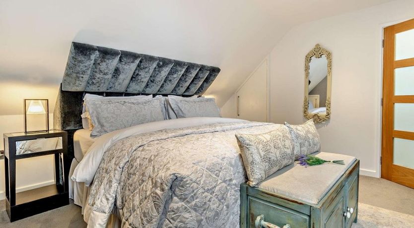 Photo of 1 Bed in Ford