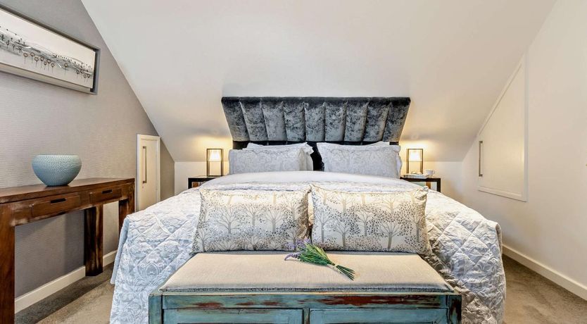 Photo of 1 Bed in Ford