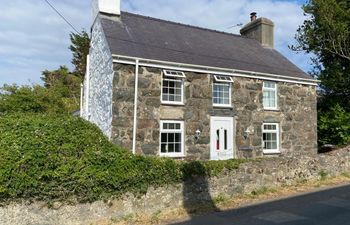 Tan Y Goeden Holiday Cottage