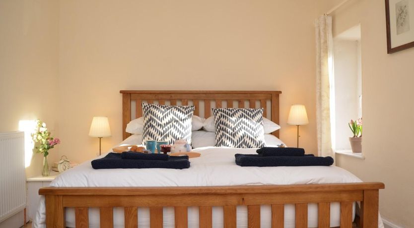 Photo of 2 Bed in Ilminster