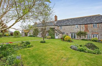 in Musbury (NHOUS) Holiday Cottage