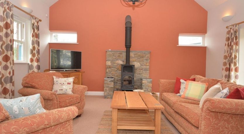 Photo of 2 Bed in Henllan Amgoed