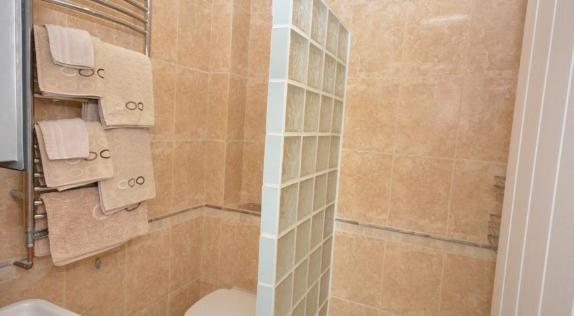 Photo of 2 Bed in Henllan Amgoed