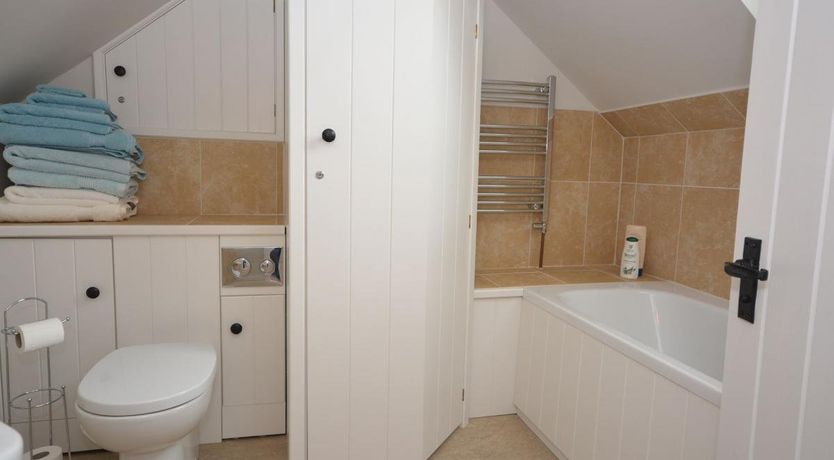 Photo of 2 Bed in Henllan Amgoed