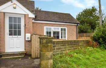 in Freshwater (73929) Holiday Cottage