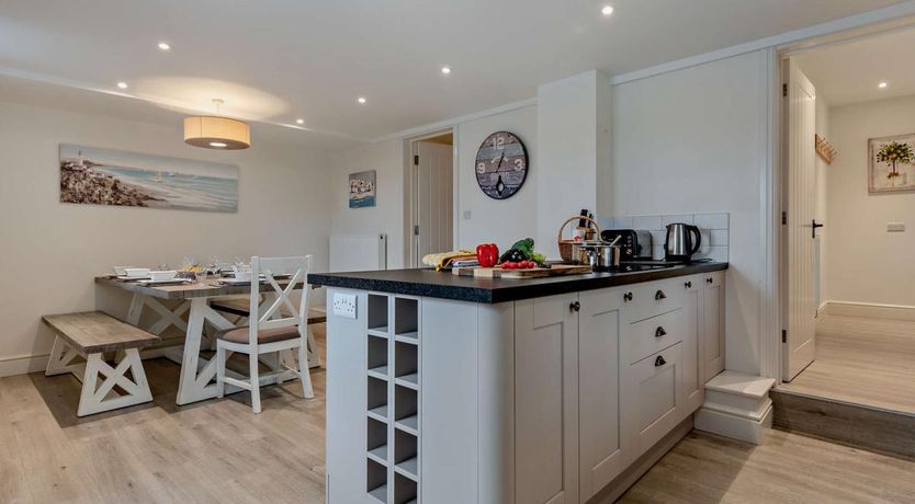 Photo of 4 Bed in Harmans Cross