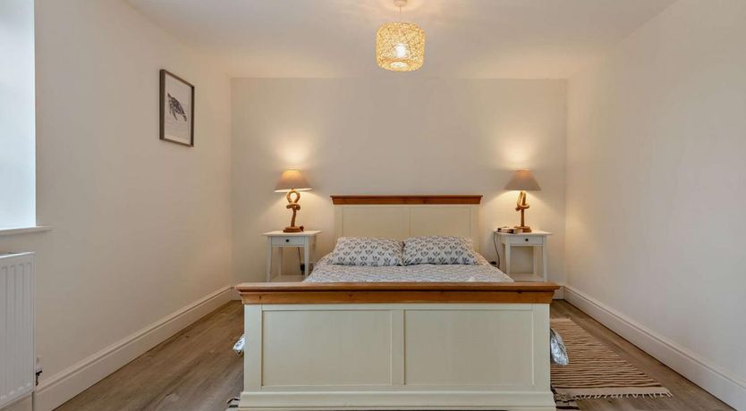 Photo of 4 Bed in Harmans Cross