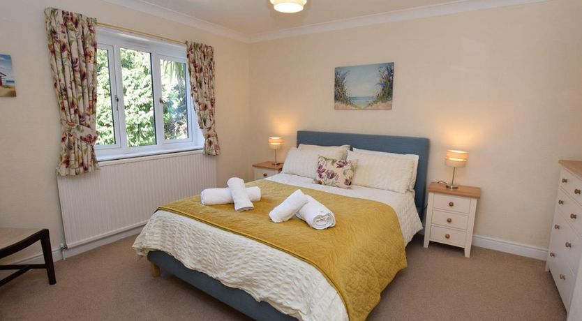 Photo of 3 Bed in Dawlish