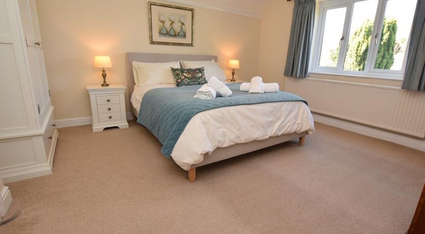 Photo of 3 Bed in Dawlish