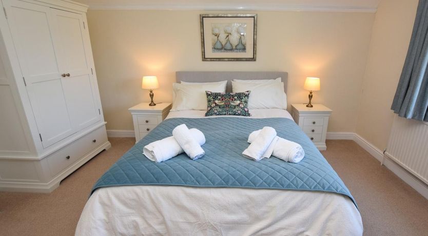 Photo of 3 Bed in Dawlish