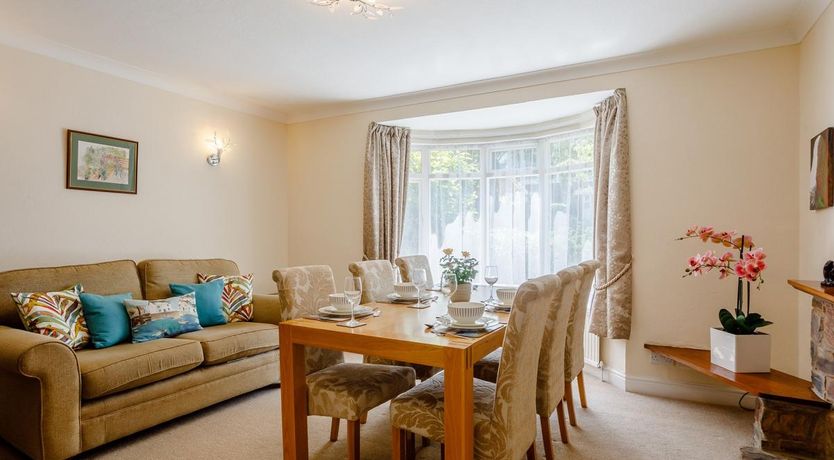 Photo of 3 Bed in Dawlish