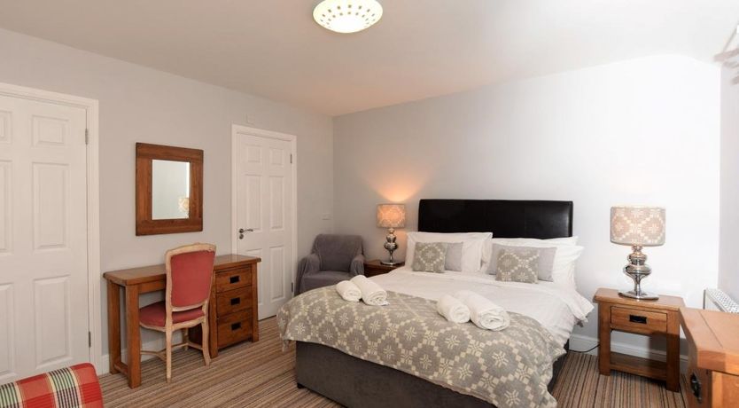 Photo of 6 Bed in Capel Bangor