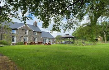 6 Bed in Aberystwyth Holiday Cottage