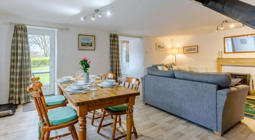 Photo of 2 Bed in Hartland