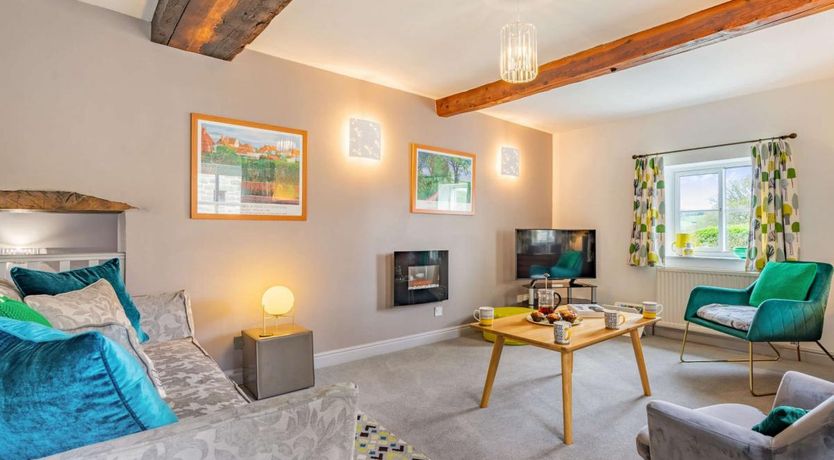 Photo of 3 Bed in Healey